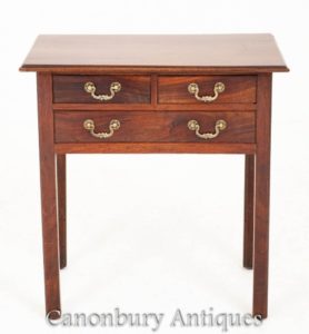 Antikes georgianisches Lowboy-Kabinett um 1800