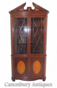 Antikes georgianisches Eckschrank-Bücherregal um 1820